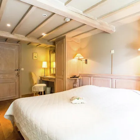 Vintage Holiday With Swimming Pool In Hubert Saint-Hubert